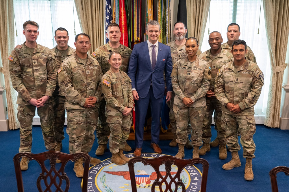 SD Hosts Army Social Media Influencers at the Pentagon
