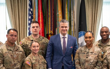 SD Hosts Army Social Media Influencers at the Pentagon