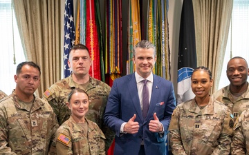 SD Hosts Army Social Media Influencers at the Pentagon
