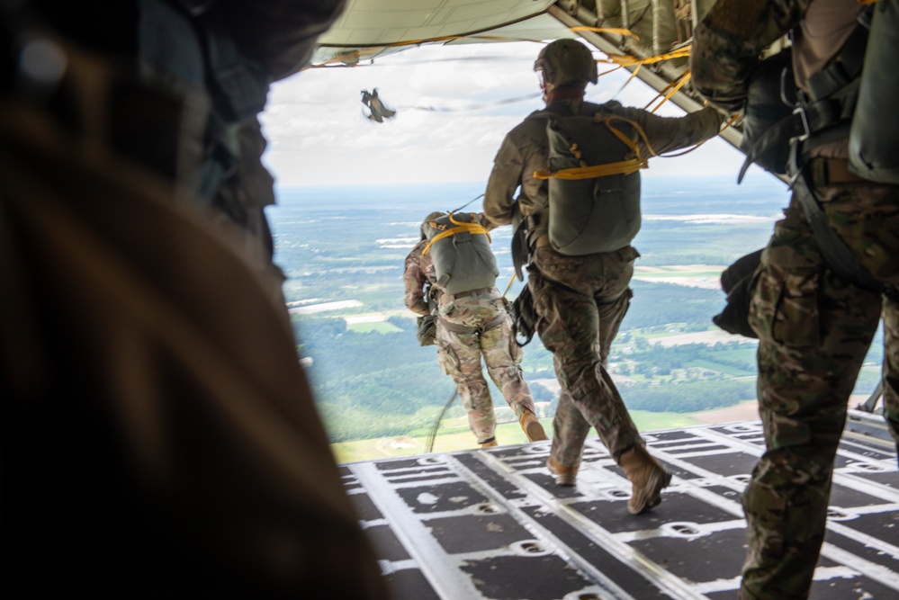 820 BDG, 71 RQS team up for aerial insertion training