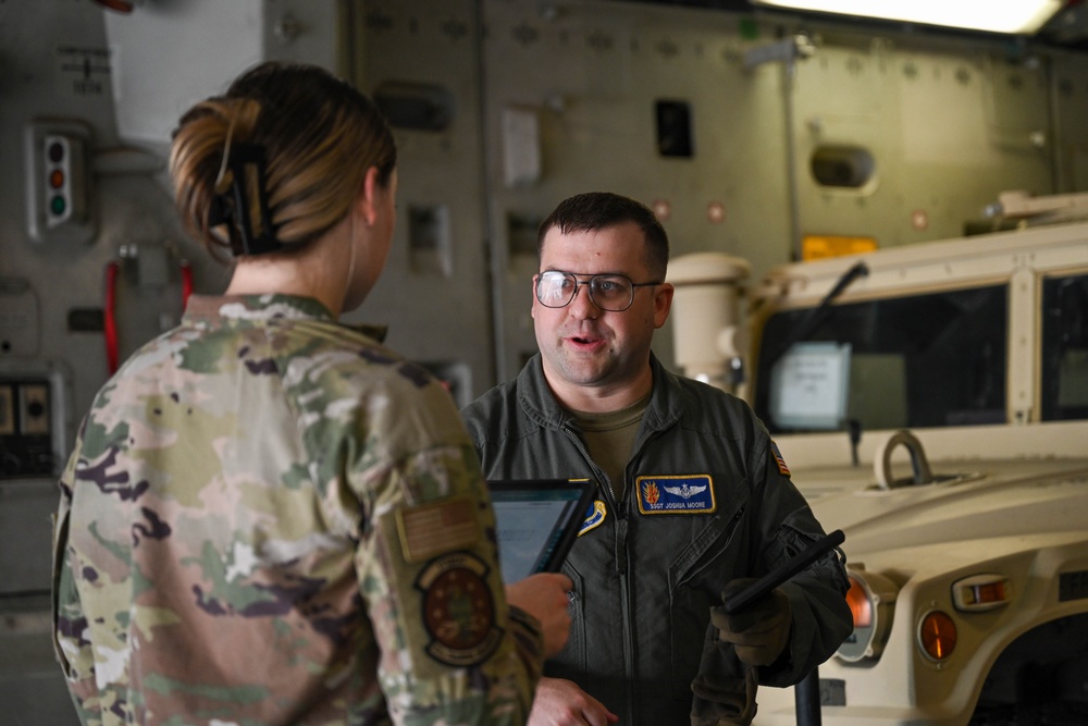C-17 cargo loading