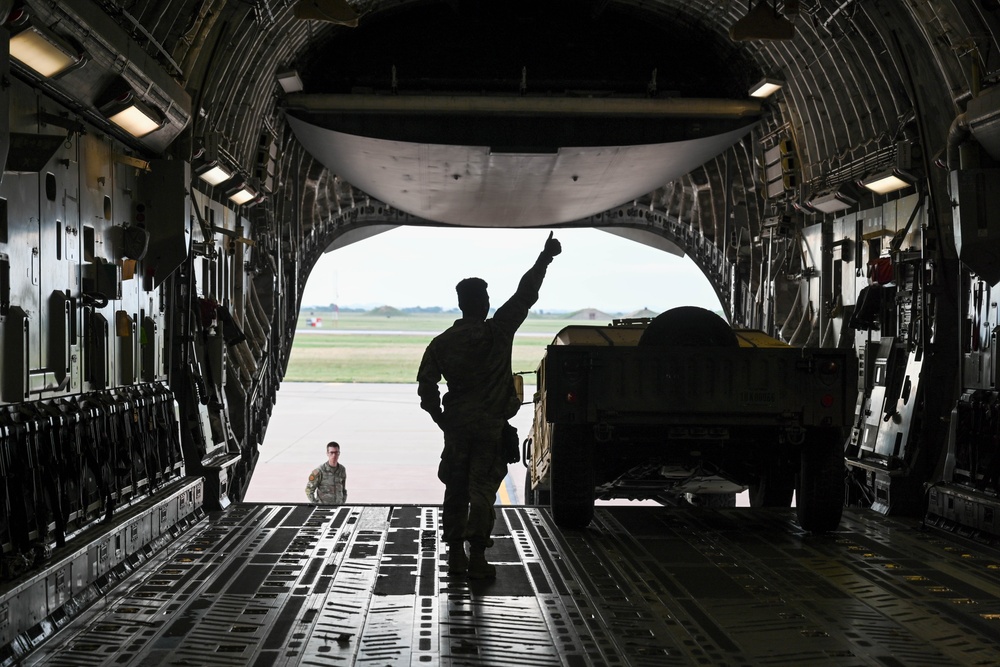 C-17 cargo loading