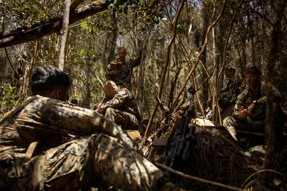 On the Offensive: SOI-W Detachment Hawaii AIMC class 3-25 conducts offensive maneuvers at KTA