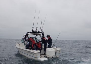 Coast Guard interdicts 7 aliens off the coast of Point Loma, Calif.