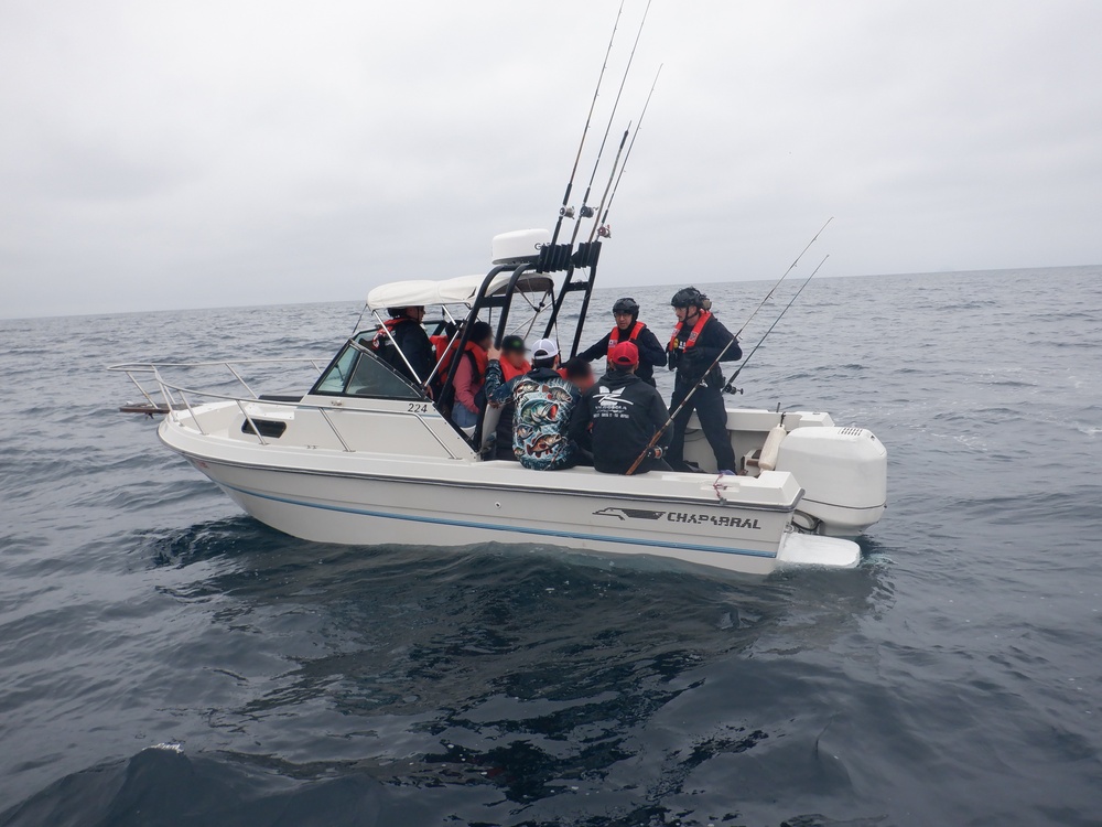Coast Guard interdicts 7 aliens off the coast of Point Loma, Calif.