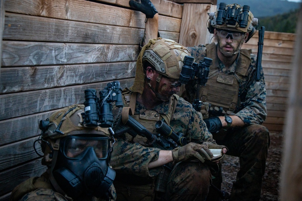 In the Trenches: SOI-W Detachment Hawaii AIMC class 3-25 attacks an objective at KTA
