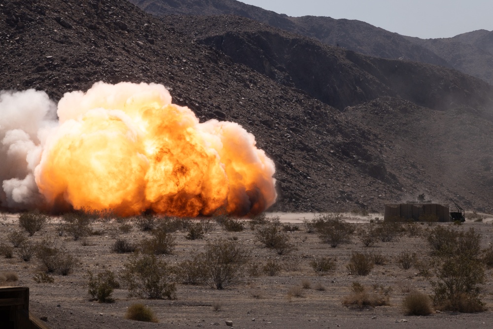 ITX 3-25: Combat Engineers and AAV Crewmembers Employ Explosives on Range 114