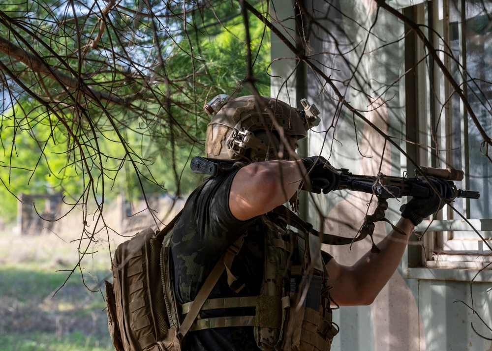 U.S, South Korean Special Forces operators conduct combined training