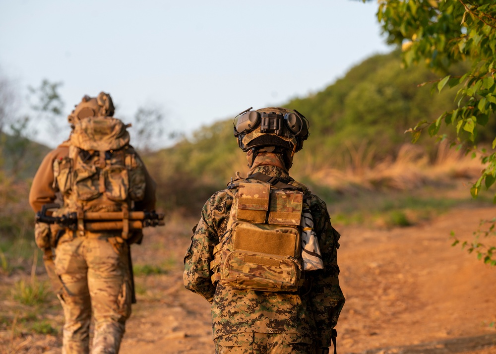 U.S, South Korean Special Forces operators conduct combined training
