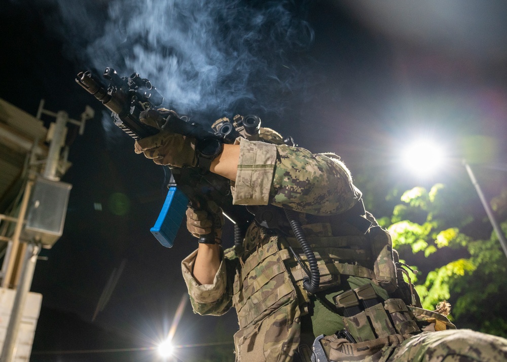 U.S, South Korean Special Forces operators conduct combined training