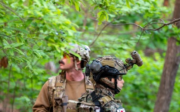 U.S, South Korean Special Forces operators conduct combined training