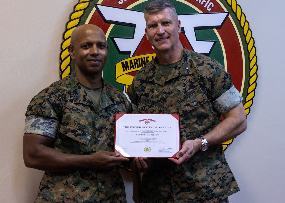 3D MLG Sergeant Major Awarded Legion of Merit