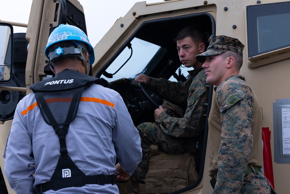 Activated Reserve Marines Conduct JLOTS training during Korea Viper 25.4