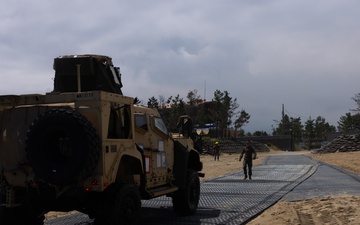 Activated Reserve Marines Conduct JLOTS training during Korea Viper 25.4