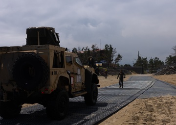 Activated Reserve Marines Conduct JLOTS training during Korea Viper 25.4