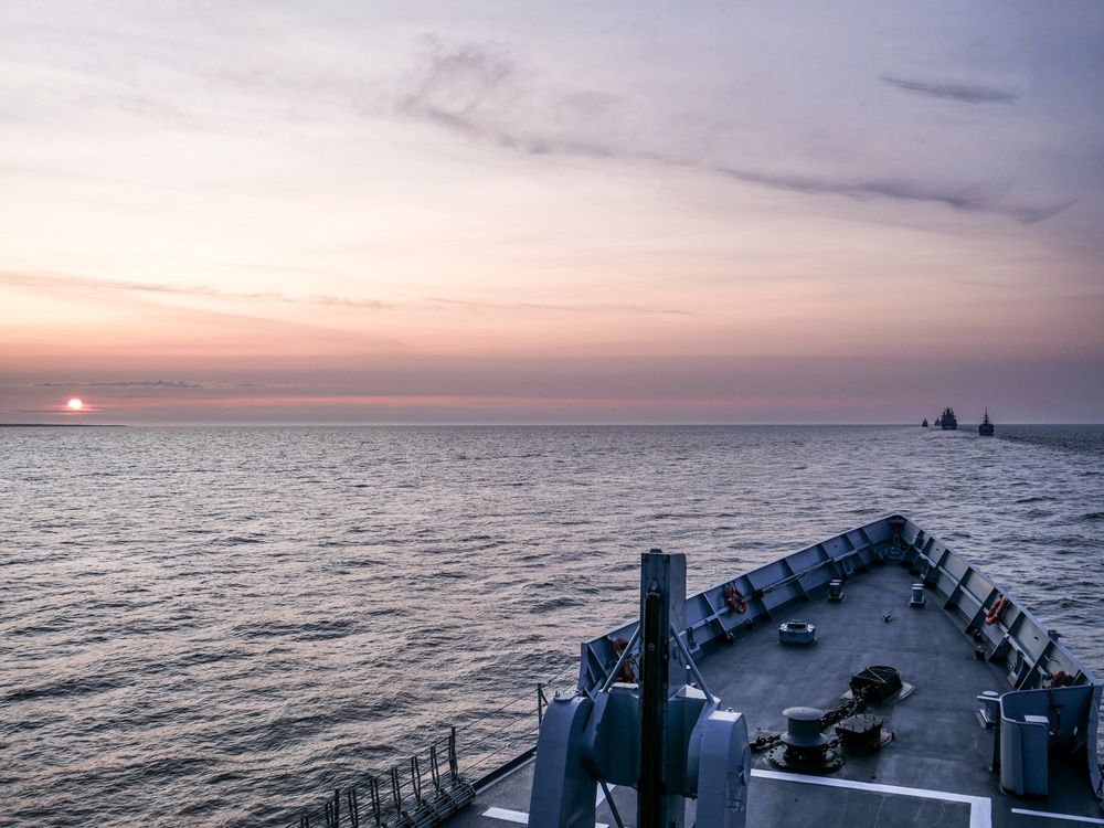 Ships sail in formation during BALTOPS 25