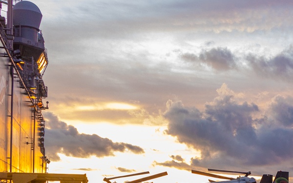 31st MEU | BLT 1/7 night fast-rope training