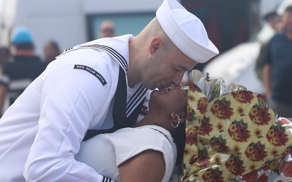 Oscar Austin Return to port