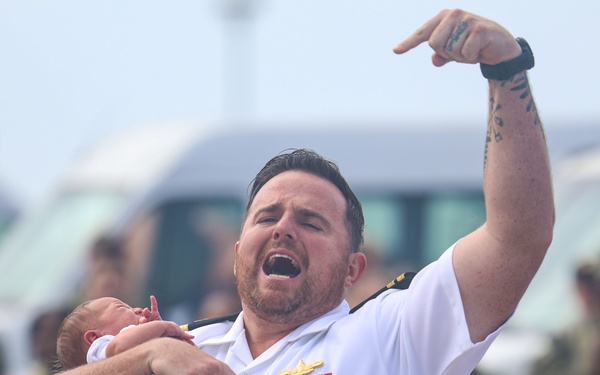 Oscar Austin Return to port