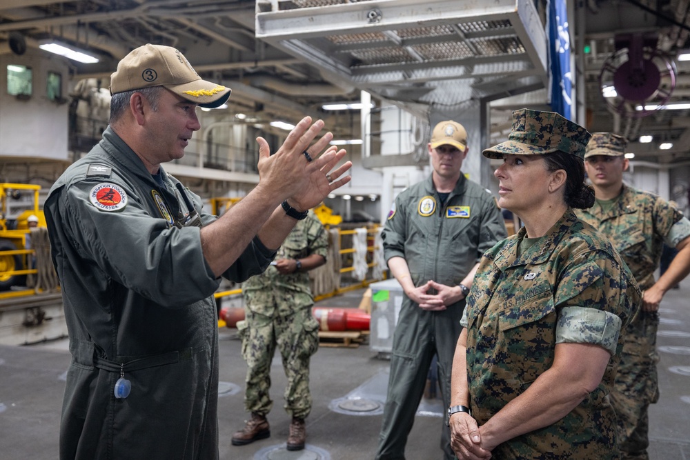 MARFORCOM Commander Visits USS Kearsarge