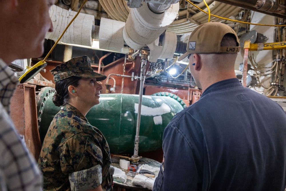 MARFORCOM Commander Visits USS Kearsarge