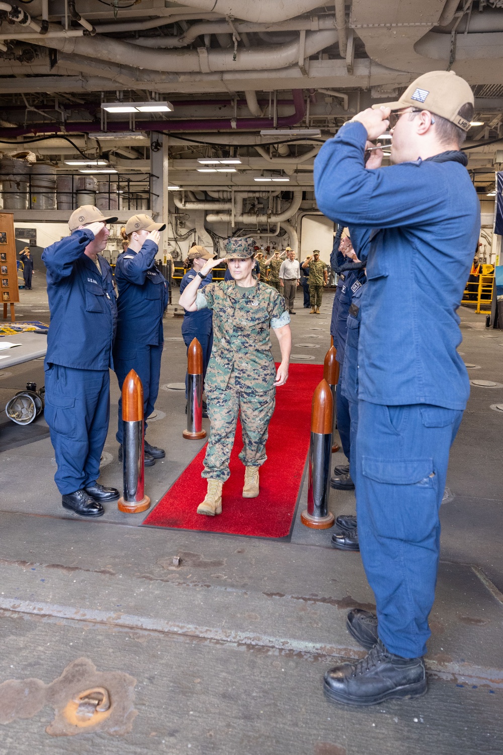 MARFORCOM Commander Visits USS Kearsarge