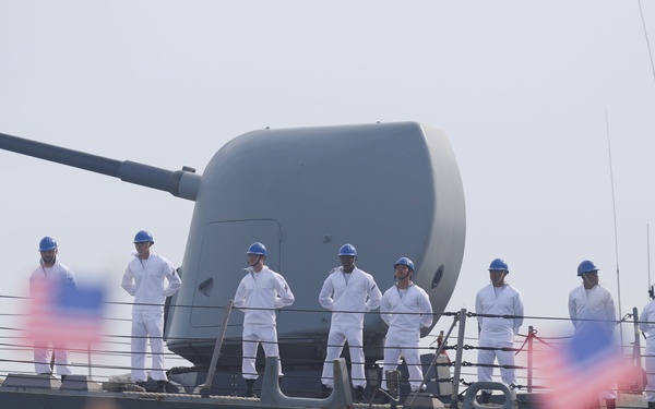 Oscar Austin Return to port