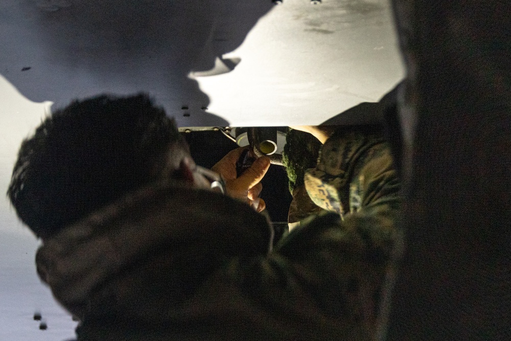 31st MEU | BLT 1/7 night fast-rope training