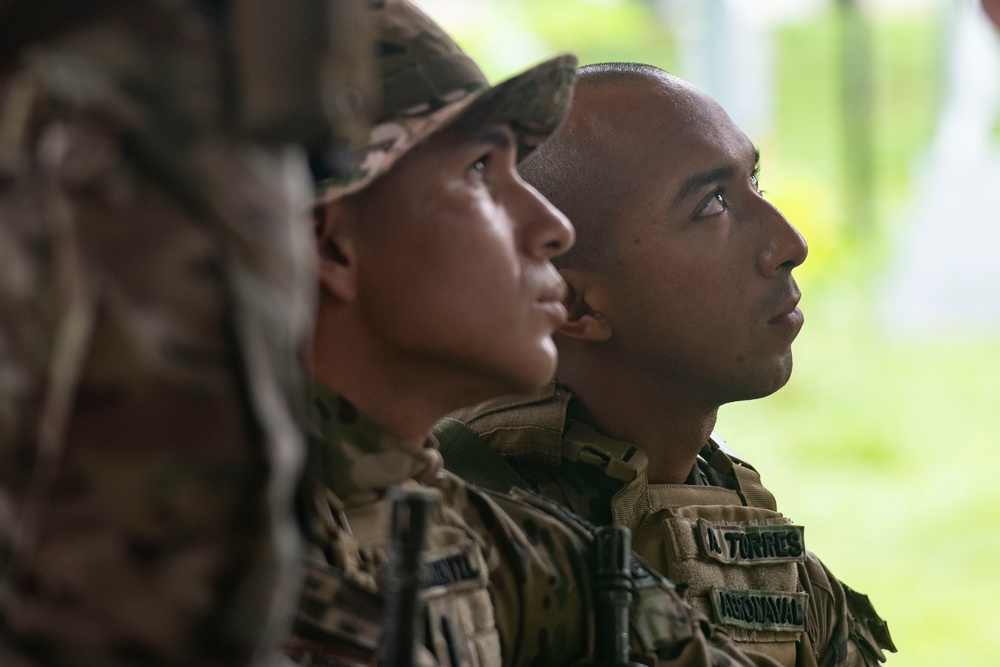 2d Marine Regiment Marines train with Panamá’s Servicio Nacional Aeronaval