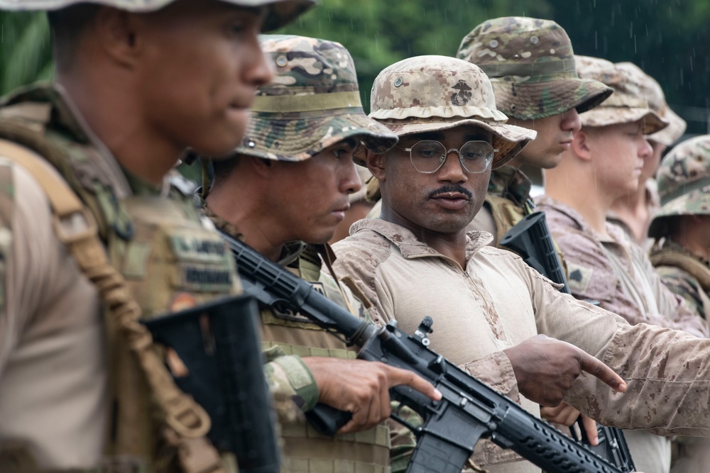 2d Marine Regiment Marines train with Panamá’s Servicio Nacional Aeronaval