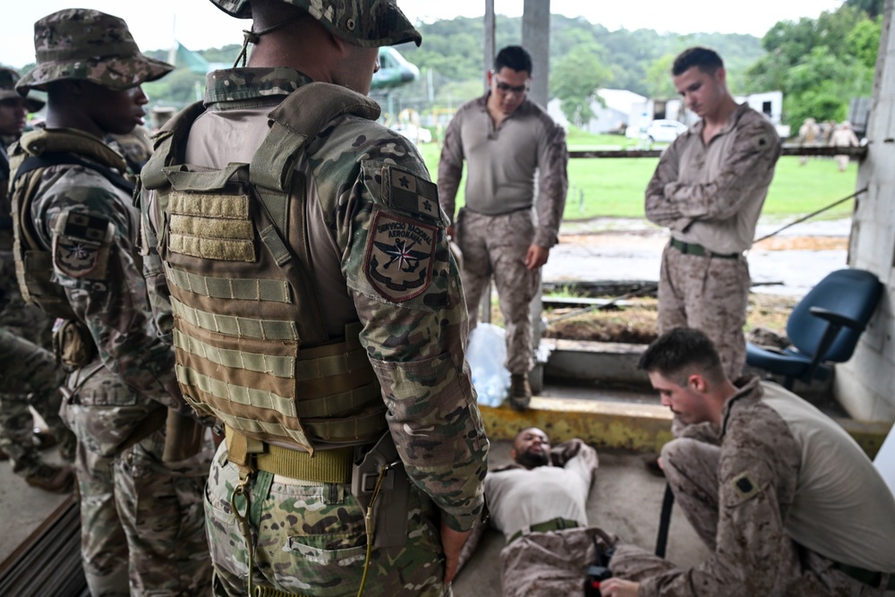 2d Marine Regiment Marines train with Panamá’s Servicio Nacional Aeronaval