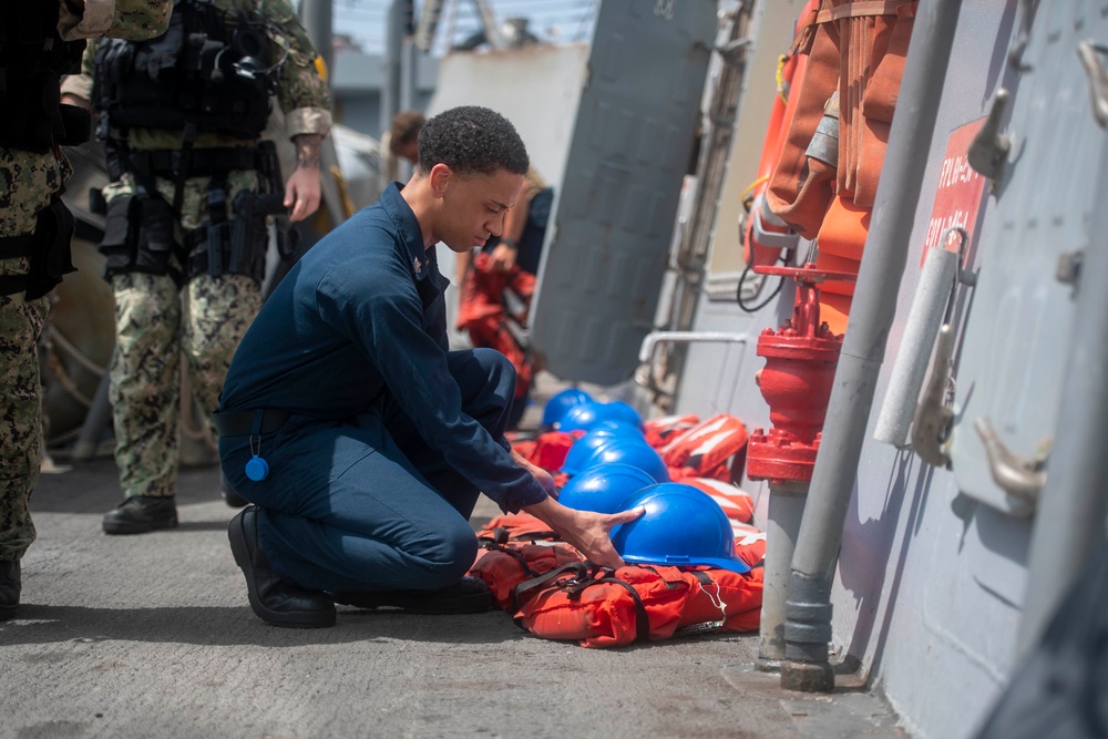 USS Sterett conducts operations in the U.S. Central Command area of responsibility as part of the Carl Vinson Carrier Strike Group