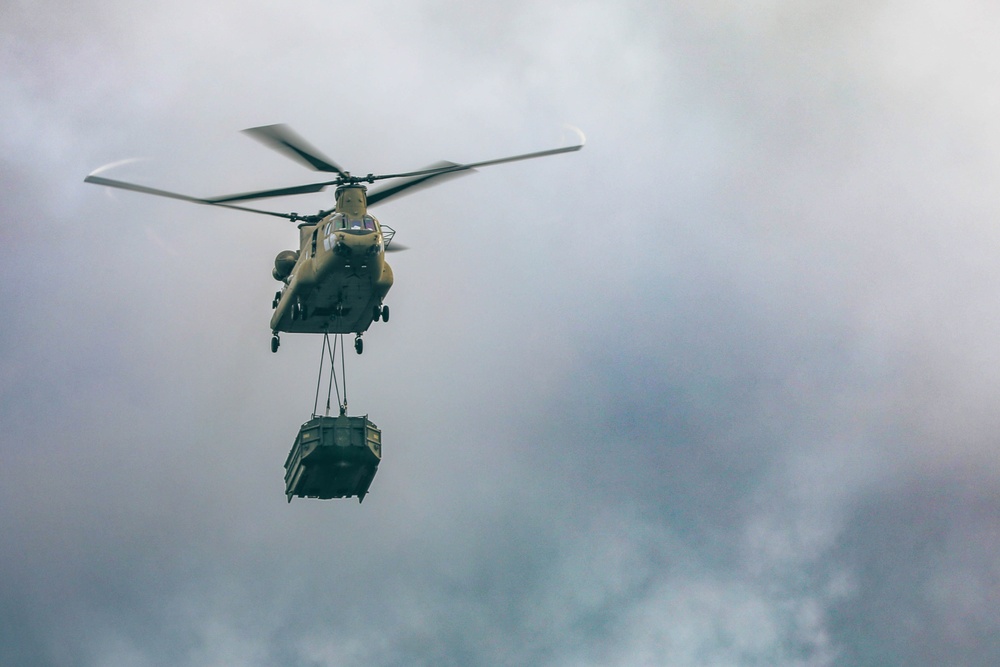 200th Engineer Company Conduct Wet Gap Crossing With 34th CAB