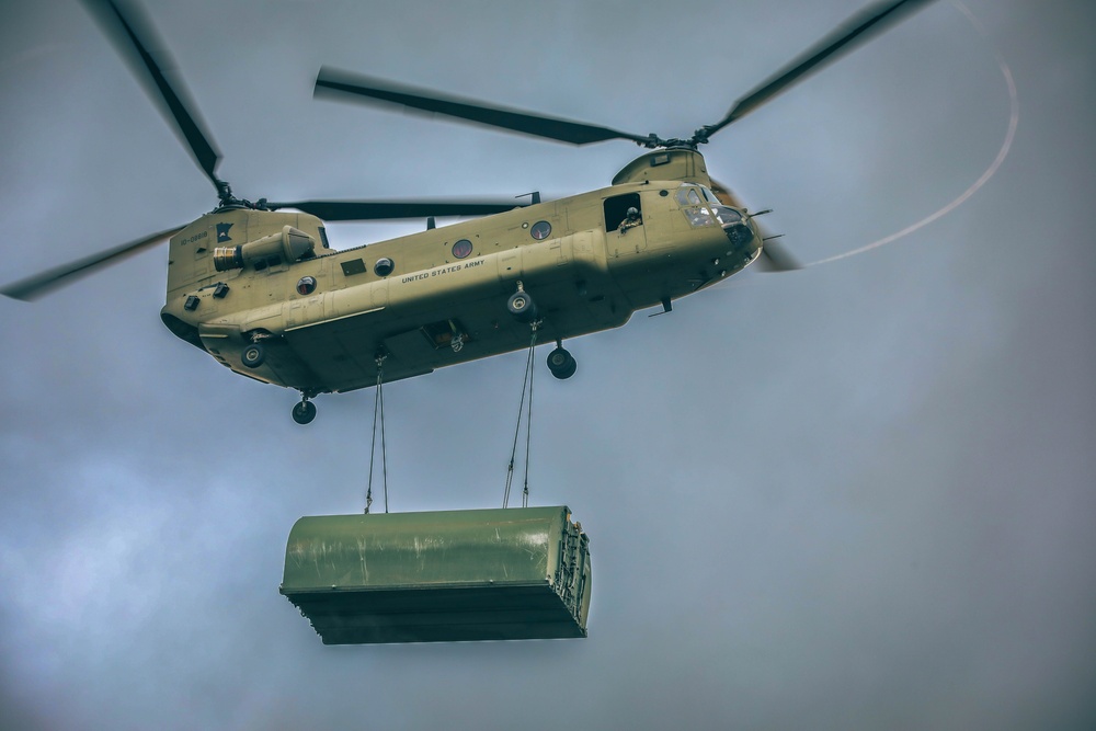 200th Engineer Company Conduct Wet Gap Crossing With 34th CAB