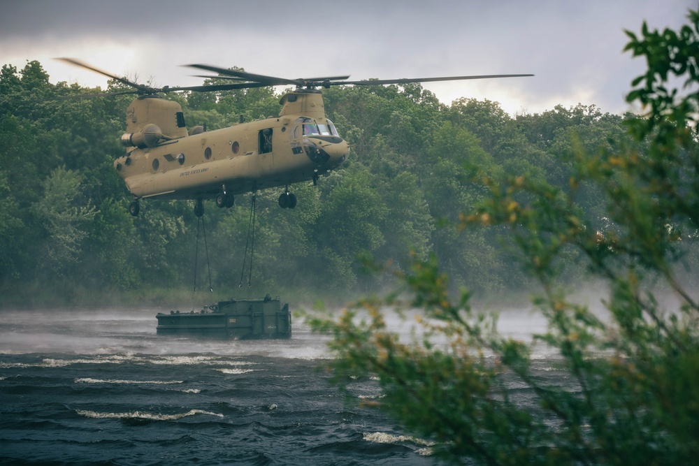 200th Engineer Company Conduct Wet Gap Crossing With 34th CAB