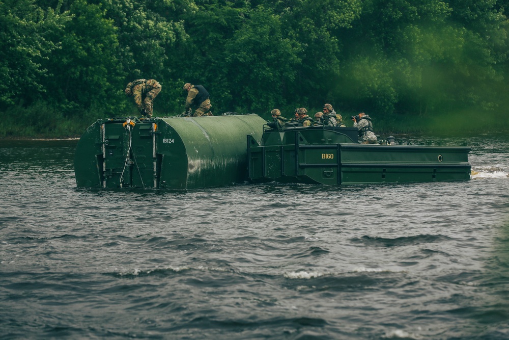 200th Engineer Company Conduct Wet Gap Crossing With 34th CAB