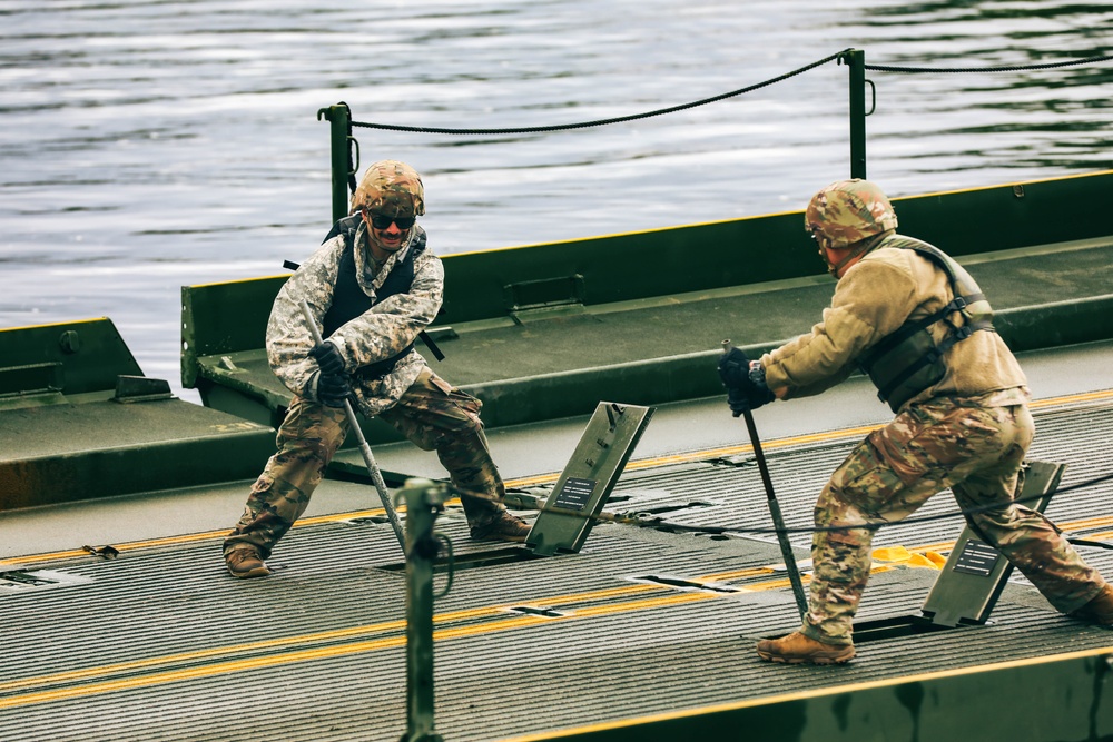 200th Engineer Company Conduct Wet Gap Crossing With 34th CAB