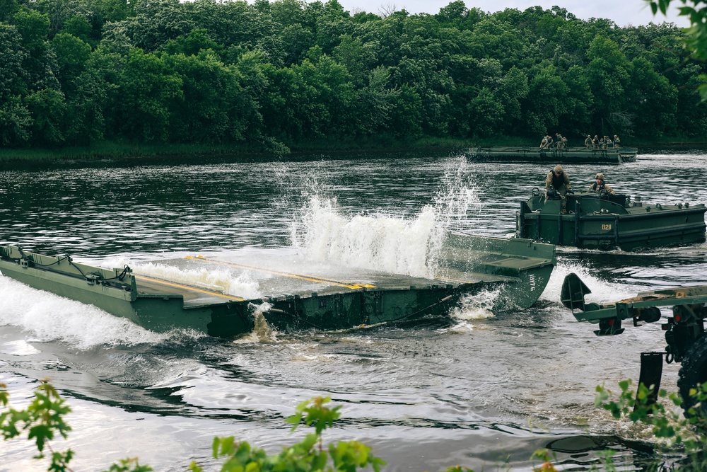 200th Engineer Company Conduct Wet Gap Crossing With 34th CAB
