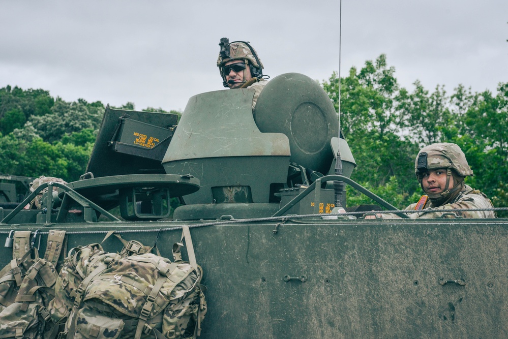 200th Engineer Company Conduct Wet Gap Crossing With 34th CAB