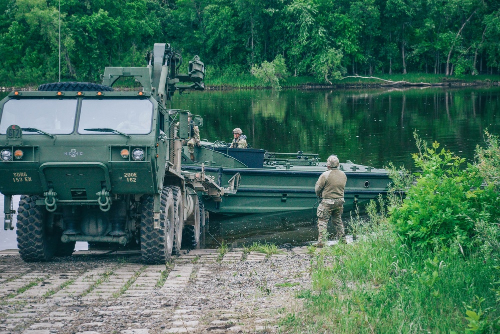 200th Engineer Company Conduct Wet Gap Crossing With 34th CAB