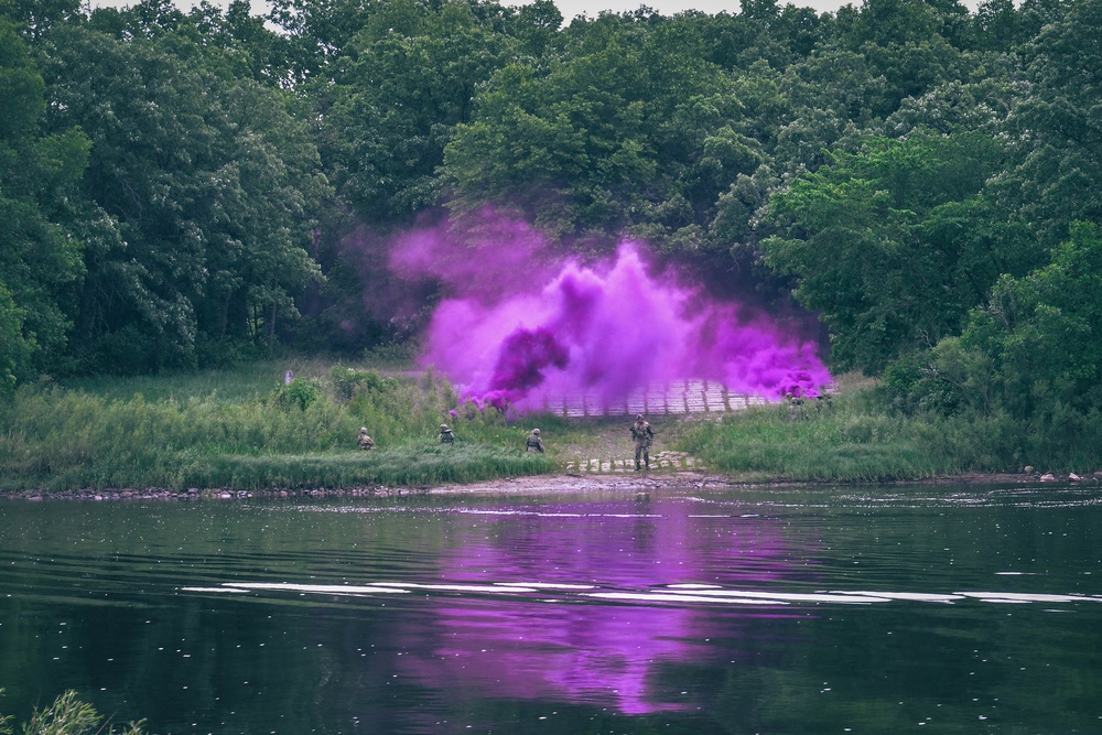 200th Engineer Company Conduct Wet Gap Crossing With 34th CAB