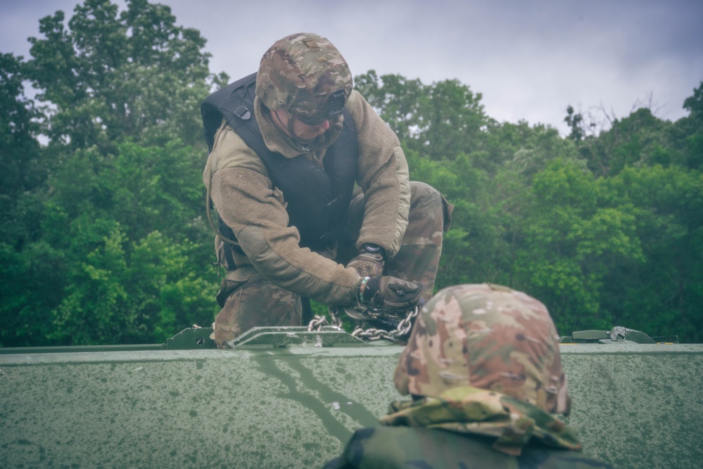 200th Engineer Company Conduct Wet Gap Crossing With 34th CAB