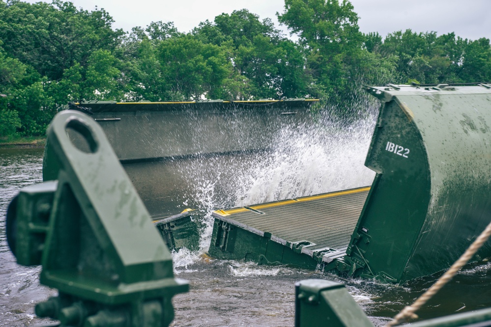 200th Engineer Company Conduct Wet Gap Crossing With 34th CAB