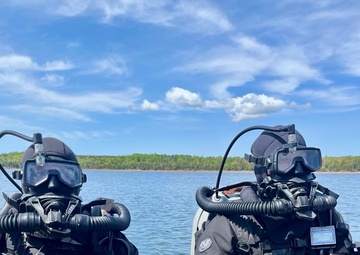 U.S. Navy EOD, Canadian Clearance Divers Strengthen Maritime Readiness in Halifax