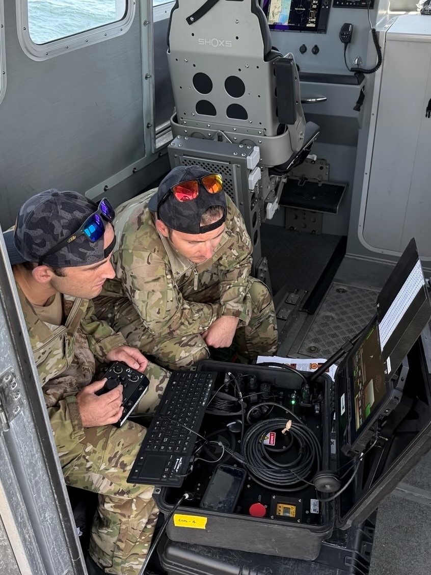US Navy EOD, Canadian Clearance Divers Operate Together