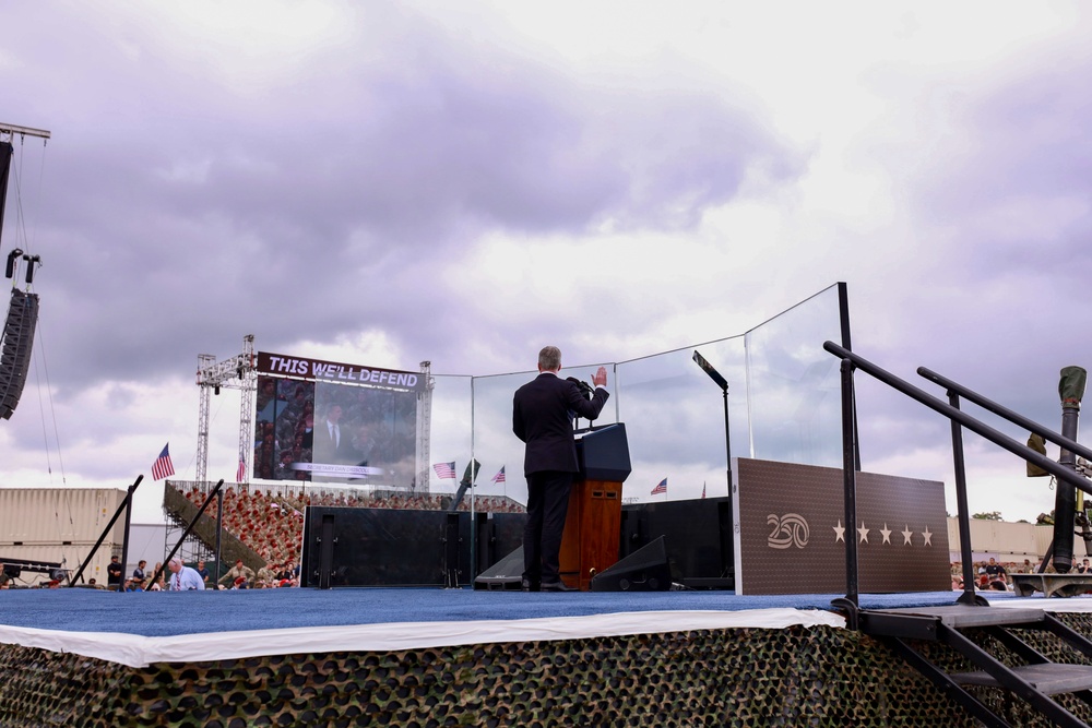 Secretary Dan Driscoll addresses Fort Bragg