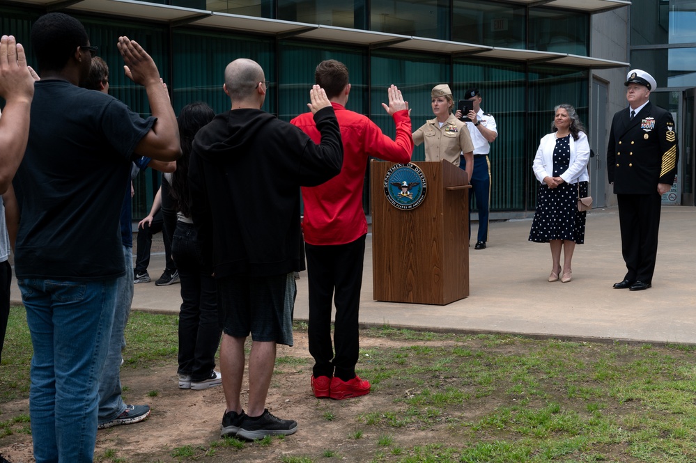 MCPON Honea Conducts Executive Engagement Visit in Oklahoma City