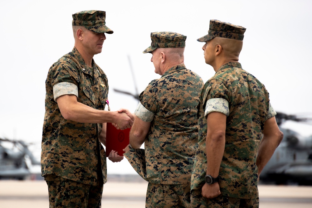 HMH-465 Change of Command
