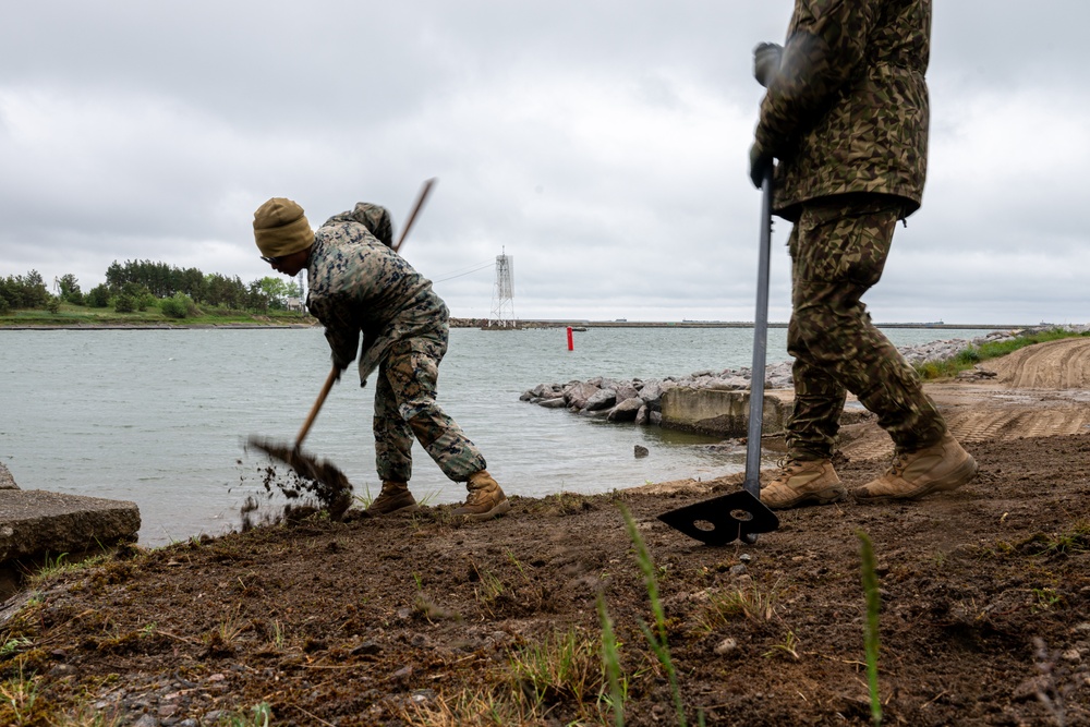 BALTOPS 25 – 8th Engineer Support Battalion Portable Boat Ramp Debris Clearing