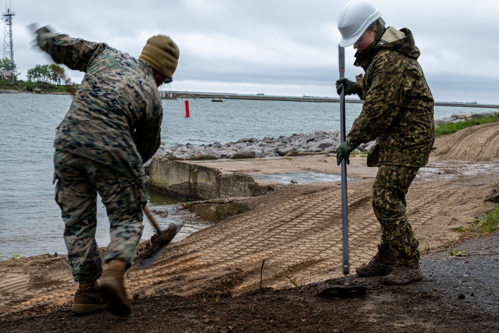 BALTOPS 25 – 8th Engineer Support Battalion Portable Boat Ramp Debris Clearing